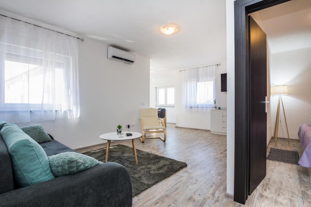 Apartments Krpan Vir Exterior foto
