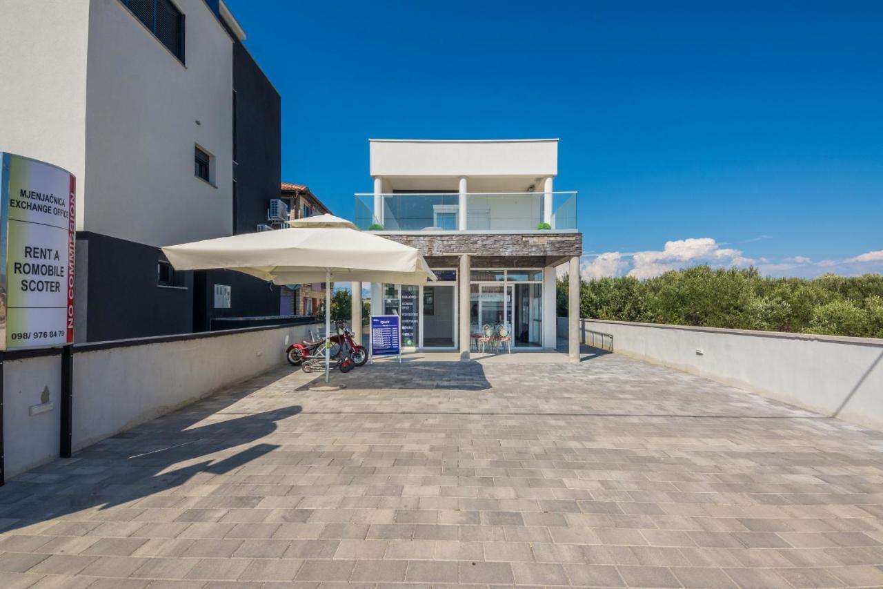 Apartments Krpan Vir Exterior foto
